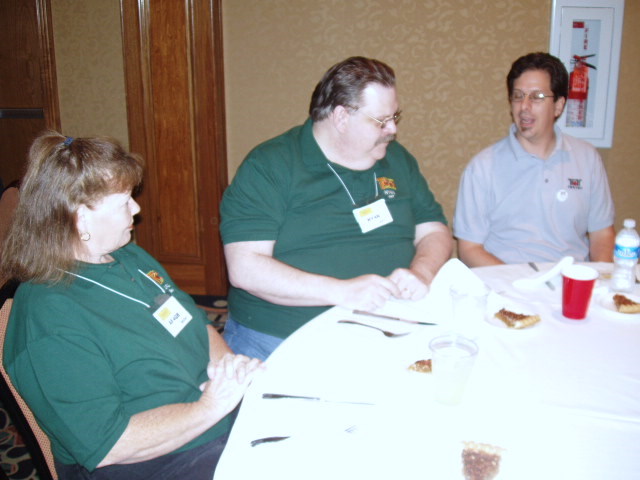 Becky AF4QB, Jeff NY4N and Kirk W4PA at the SEDCO dinner..JPG